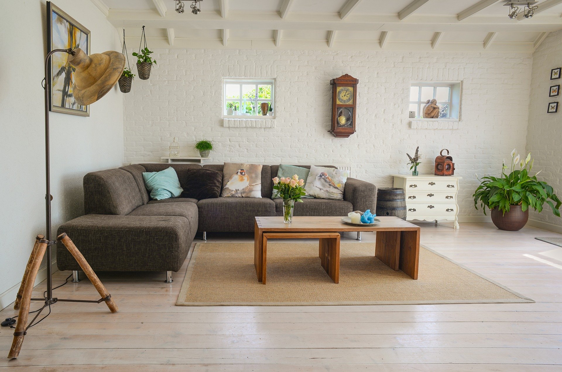 Low budget home decor tips   Beahost Rentals